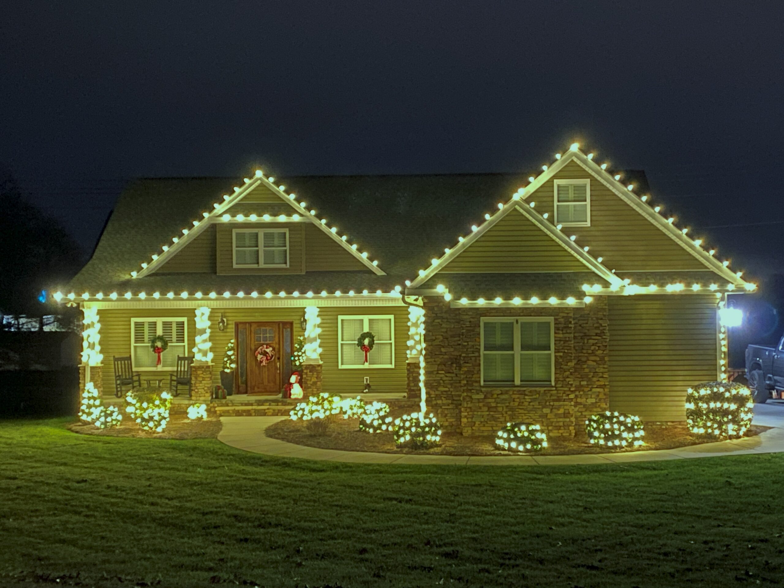 Professional Christmas lights Hickory NC multi-color