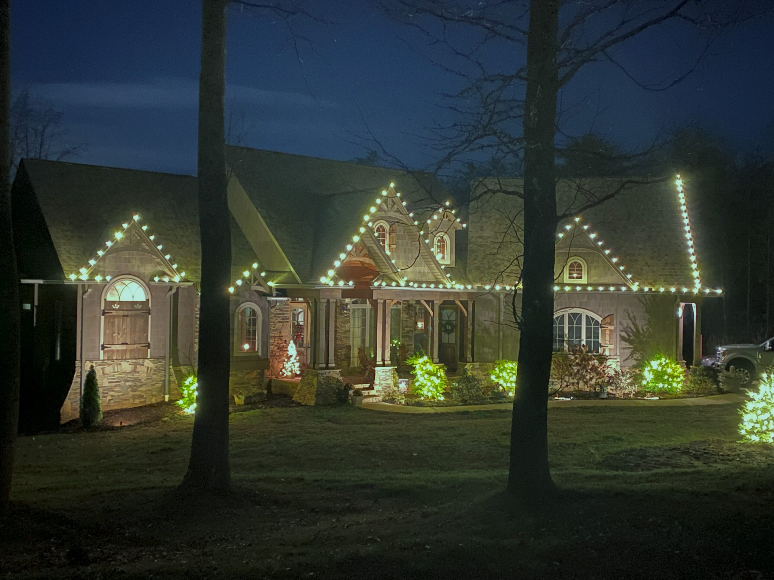 Professional Christmas lights Maiden NC full home